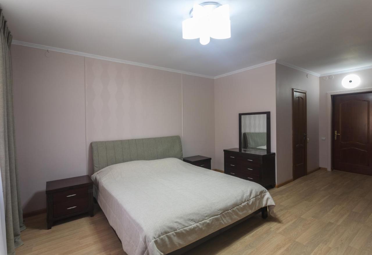 Sunkar Hotel Almaty Extérieur photo