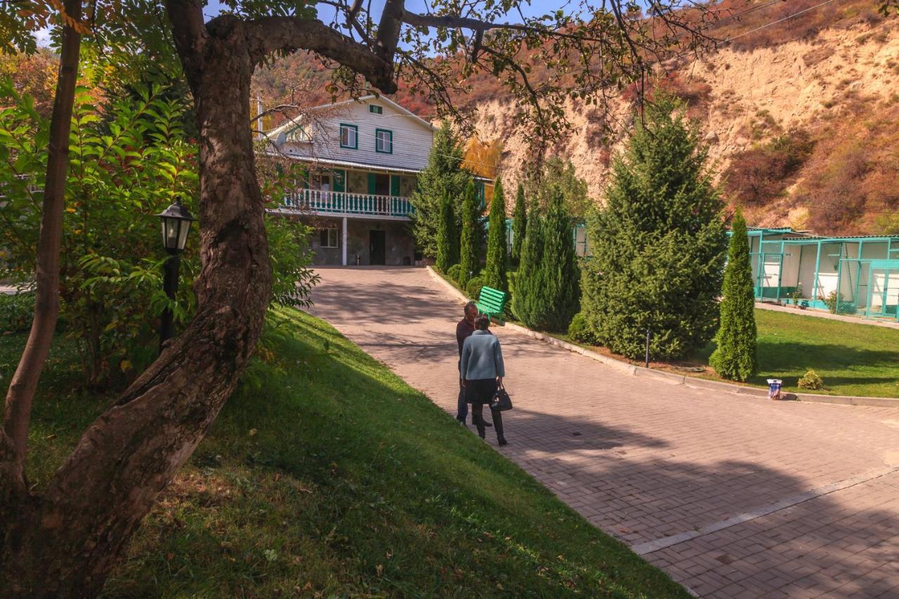 Sunkar Hotel Almaty Extérieur photo