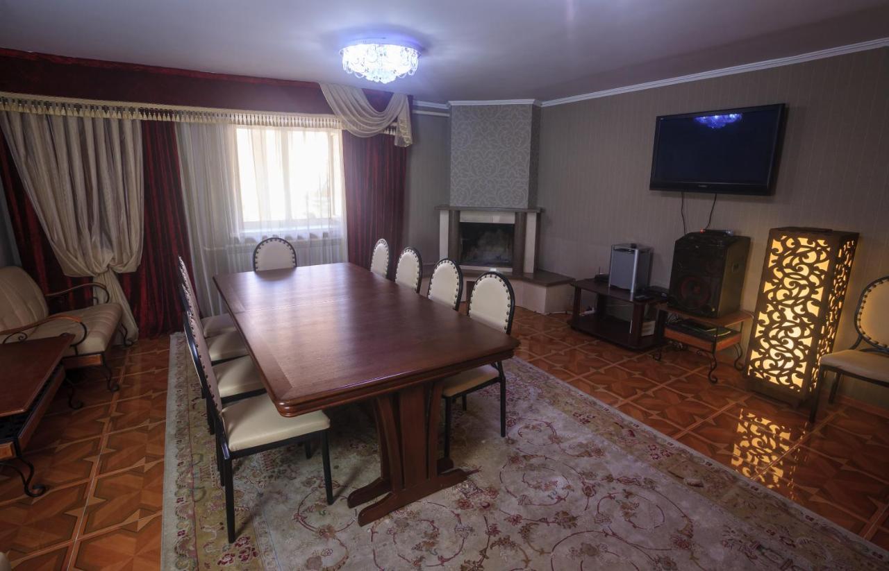 Sunkar Hotel Almaty Extérieur photo