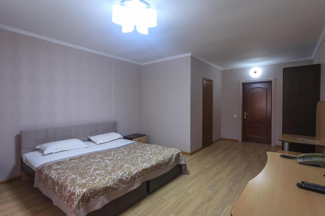 Sunkar Hotel Almaty Extérieur photo